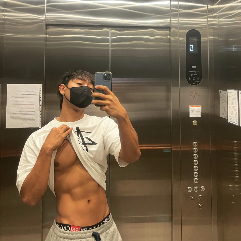 เฟิร์ส Semenx Onlyfans หนุ่มหล่อหน้าตาดี ขวัญใจชาว LGBT