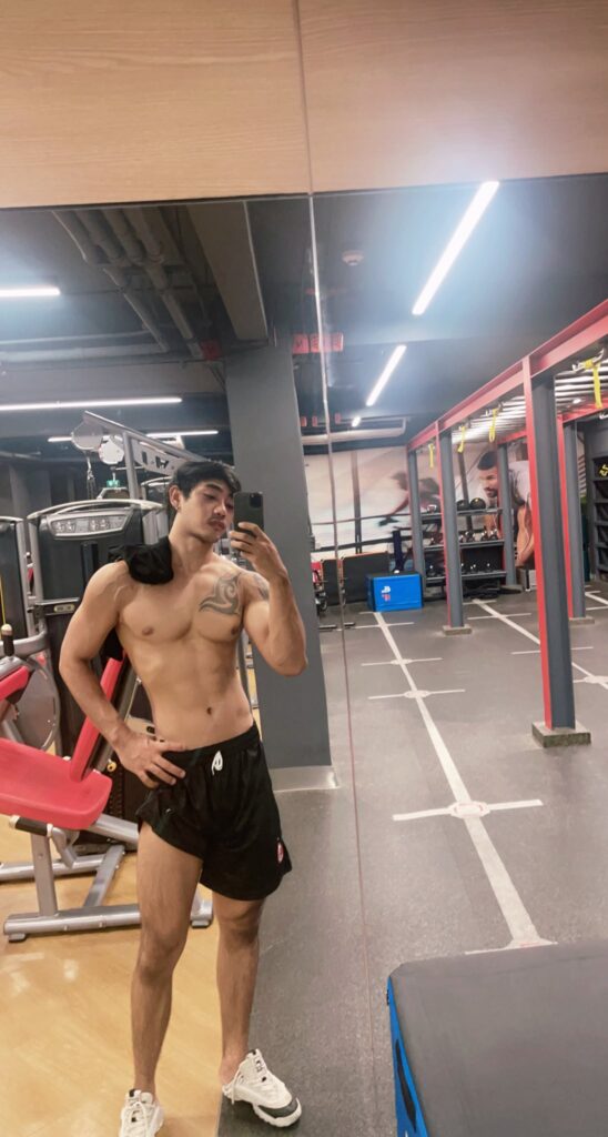 เฟิร์ส Semenx Onlyfans หนุ่มหล่อหน้าตาดี ขวัญใจชาว LGBT
