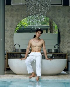 โยชิ ซีควินท์