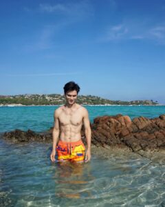 โยชิ ซีควินท์