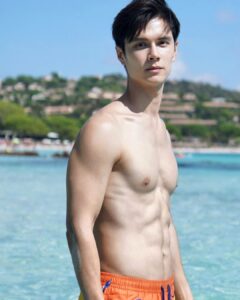 โยชิ ซีควินท์