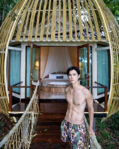 โยชิ ซีควินท์