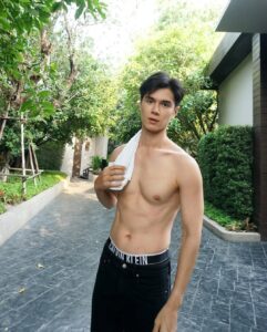 โยชิ ซีควินท์