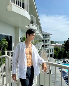 โยชิ ซีควินท์