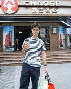 โยชิ ซีควินท์