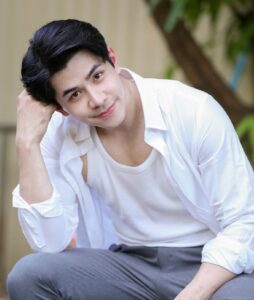 กิ๊ นิวัฒน์