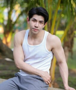 กิ๊ นิวัฒน์